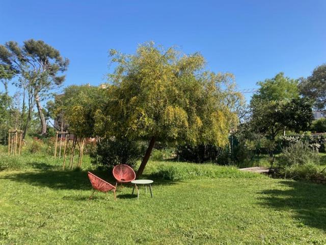 Un Jardin Dans La Ville Λα Σιοτά Εξωτερικό φωτογραφία